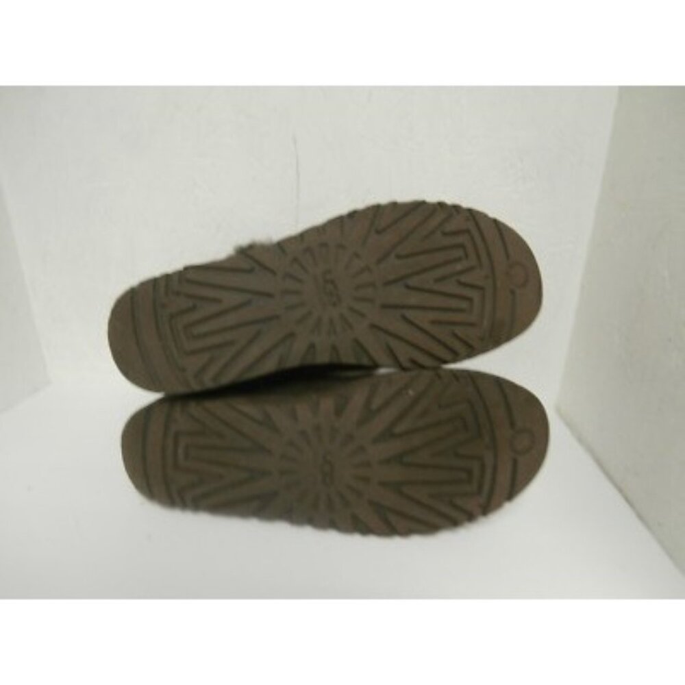 Ugg Women's 5803 Bailey Button Dark Brown Size 5 USED!!!! - Picture 5 of 5